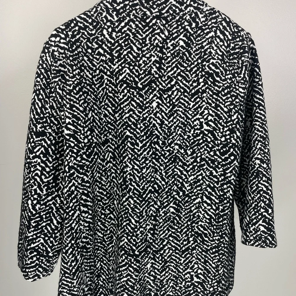 JM‎ Collection Med Black and White Swing Jacket